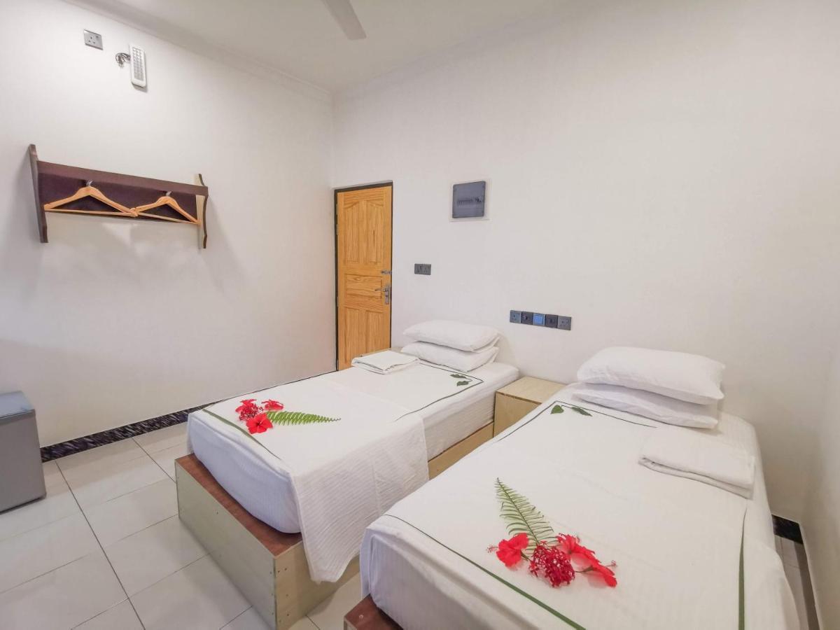 Sky Inn Thoddoo Eksteriør bilde