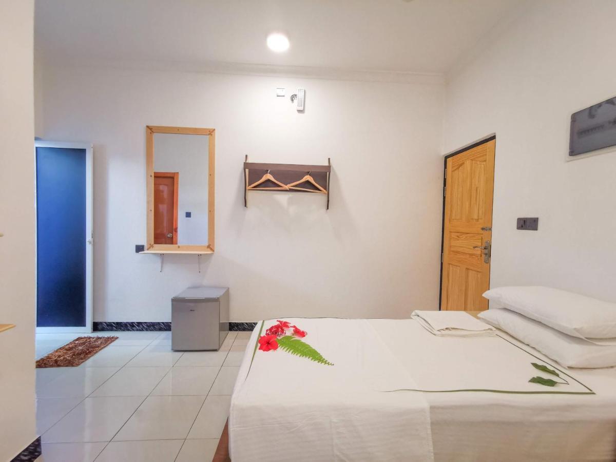 Sky Inn Thoddoo Eksteriør bilde
